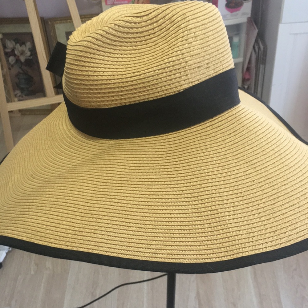 ModCloth Beach Hat - Picture 3 of 8